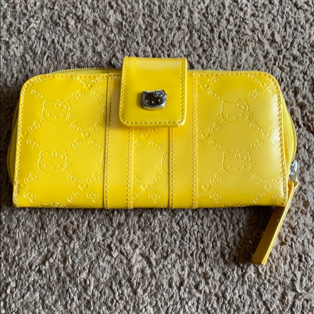 LoungeFly Hello Kitty Yellow Wallet